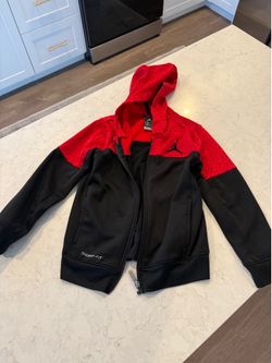 Boys hooded jacket zip up size 5-6 years old