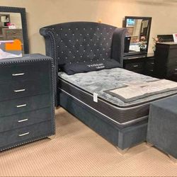 Brand New ▪️ $19 Down Payment Finance ▪️▪️ Melody Gray 5 Piece Queen Velvet Bedroom Set ( Queen Bed/ Dresser/ Mirror /Nightstand/Chest )