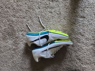 Track sprint spikes
