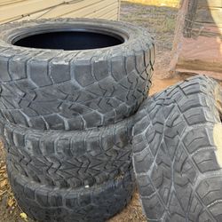 AMP Tires 285/55R20  About 60% thread life