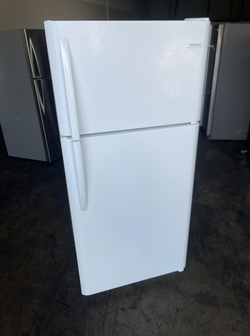 Frigidaire Top Freezer Fridge – White, Clean, 19 cu ft