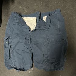 Men’s Levi Cargo Shorts Size 38