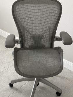 Herman Miller Aeron Size C Fully Loaded 