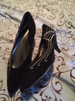Women's black heels
