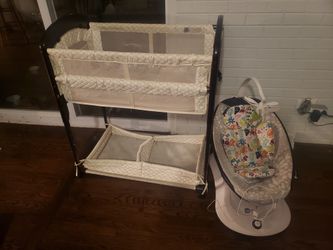 4 moms mamaroo and bassinet