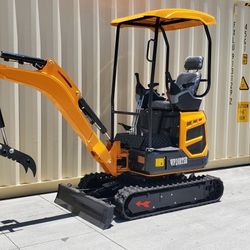Kubota Diesel Mini Excavator with Hydraulic Thumb Telescoping Tracks