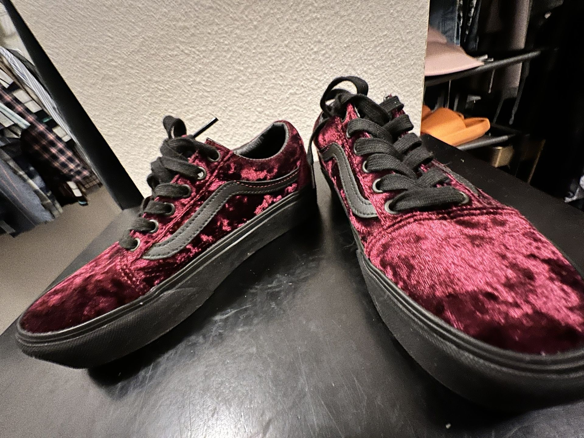 Red velvet shop vans shoes