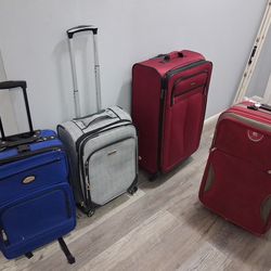 Suitcases 4 for a 100$