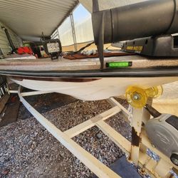 85 Ranger 370V Bass Boat 