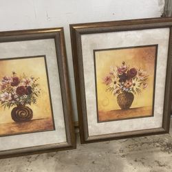 2 Picture Frames 