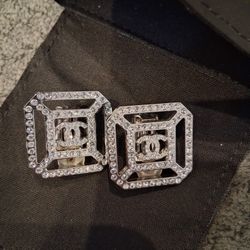 Authentic Chanel B17S Clip On Earings 