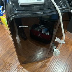 Toshiba AC Unit (Black)