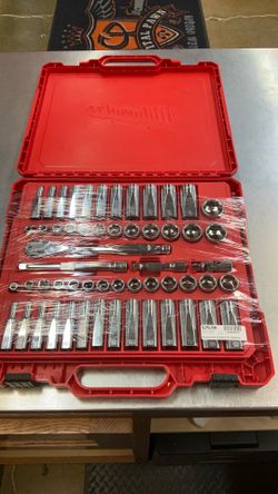Milwaukee 56-piece 3/8" driver socket set sae metric