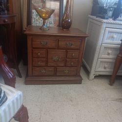 Dresser/side Table