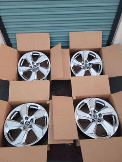 18" Rims Toyota RAV4 2006 to 2026 brand new conditions Zero Scratches No curb rash No dents all 4 like NEW low miles