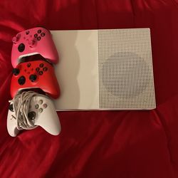 Xbox one with 3 controllers
