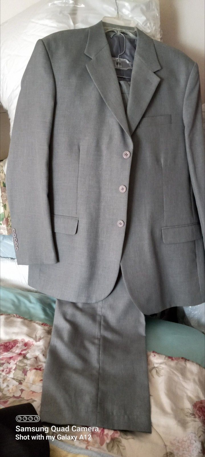 New Men's Suit Gray Color Size XL Italy Made High-quality Brand $30 Check Out All Pictures Pick Up At Country Club And Grant