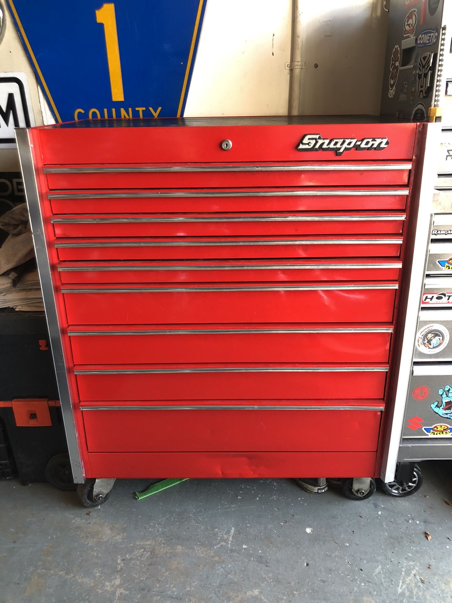 SNAP-ON TOOL CHEST FULL OF TOOLS PRICED TO SELL FAST !!!!!