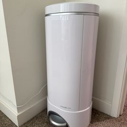 Munchkin UV Diaper Pail