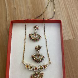 Beautiful Earrings And Necklace Set