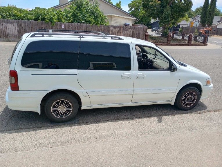 2000 Oldsmobile Silhouette