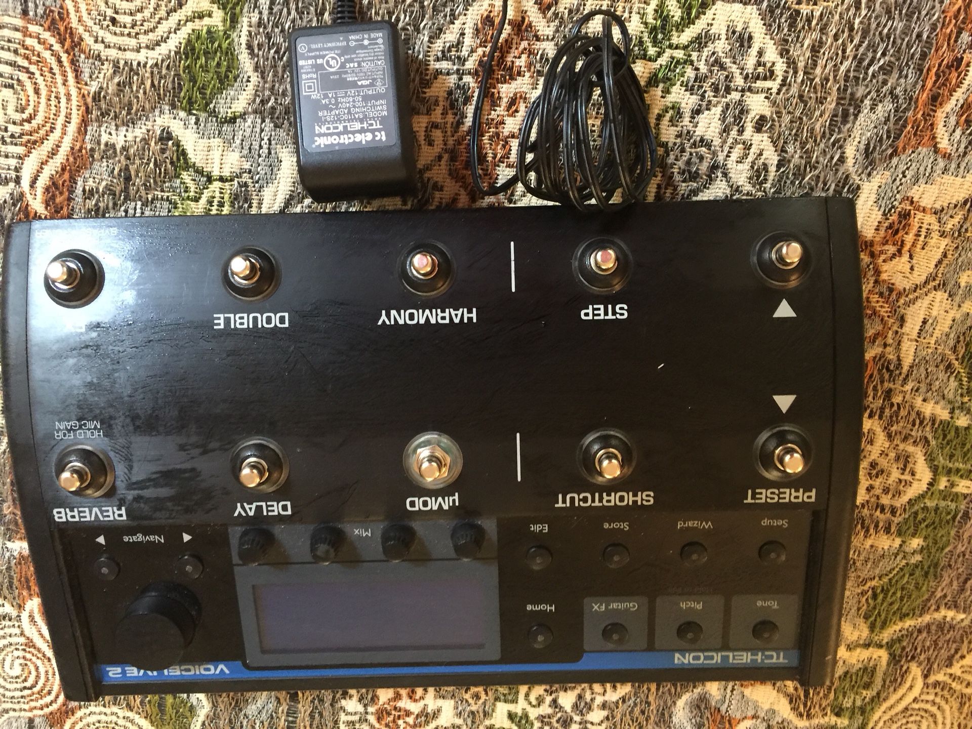 TC Helicon Voice live 2