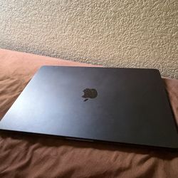 MacBook Air 15” M2 256GB – Warranty Until July 2026 – Excellent Condition