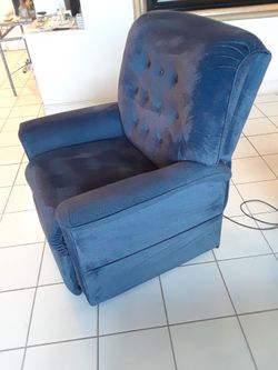 Lyft chair by pride