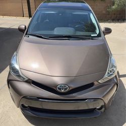 2017 Toyota Prius V