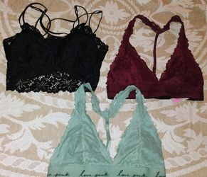 FIRM IN MERCED‼️ SELLING TOGETHER ‼️SIZE XS..Victoria's Secret PINK Lace Bralette Bundle x3