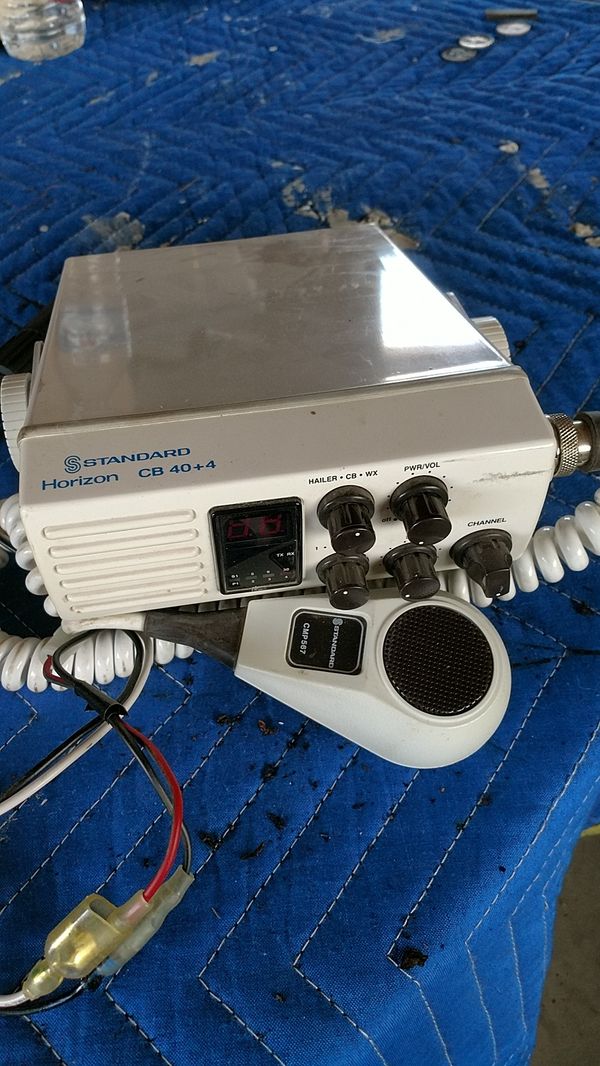 Standard Horizon 40+4 27MHz Marine CB Radio 3XU for Sale in Phoenix, AZ