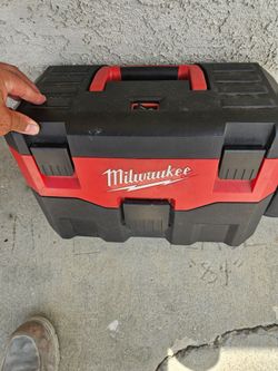 Milwaukee vacuum