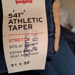 Mens Levi Athletic Tapered