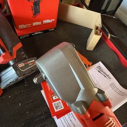 Milwaukee Power Tools