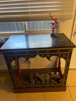 Accent table