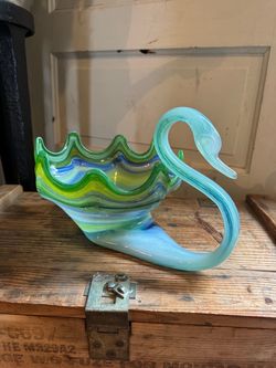 Glass Hand Blown Swirl Swan