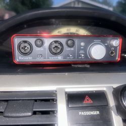 Focusrite Scarlett 2i2 USB audio interface