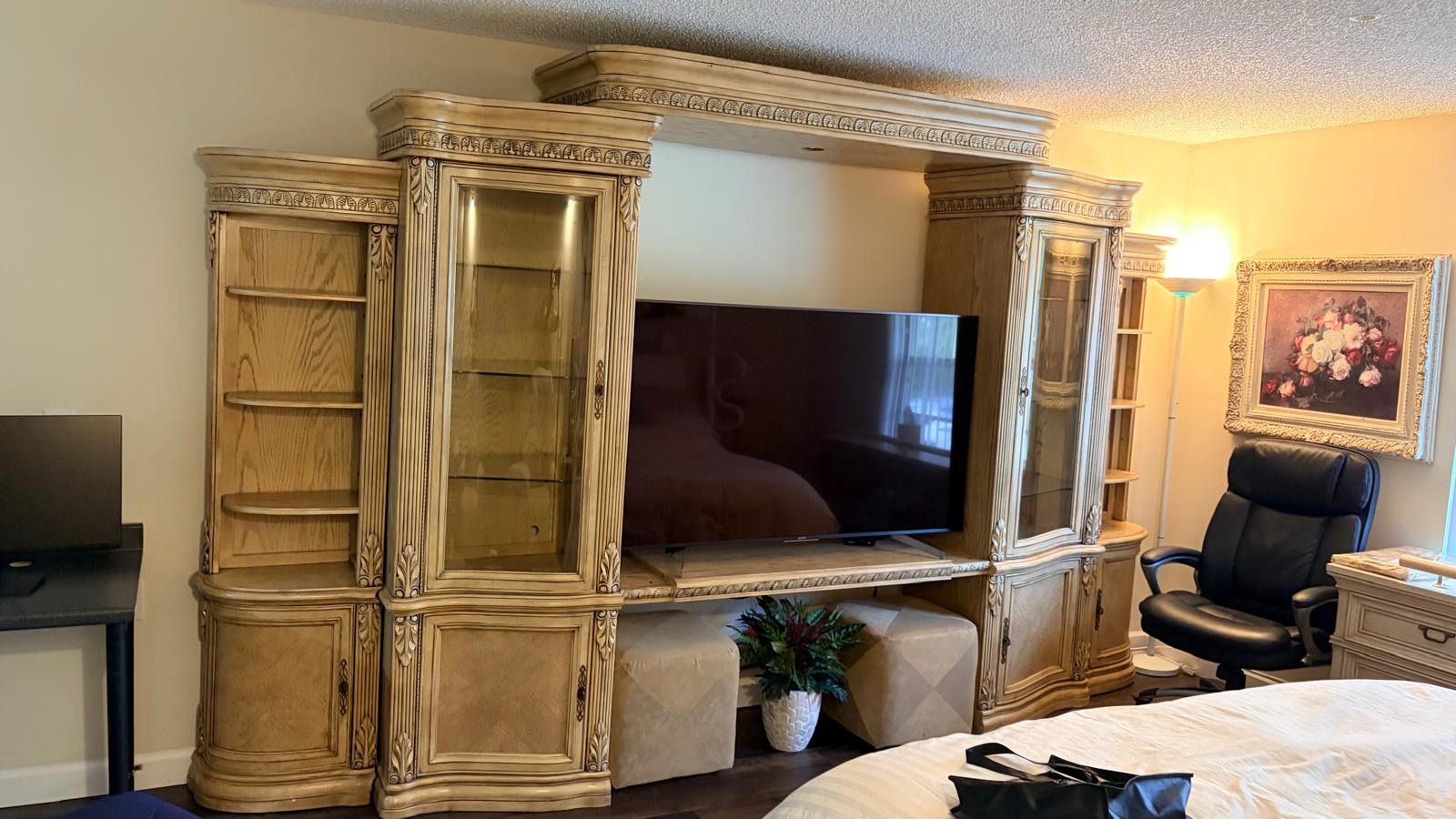 Wall unit