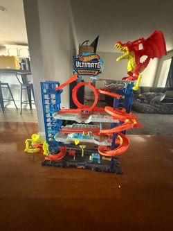 Hot Wheels Ultimate Garage Dragon Playset