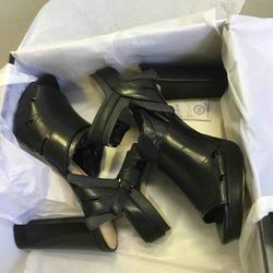 New Size 8.5 NINE WEST SANDALS 