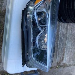 17-19 Ford Escape Passenger Xenon Headlight