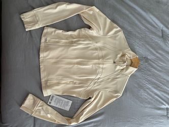 Lululemon Define Cropped “Buttercream”