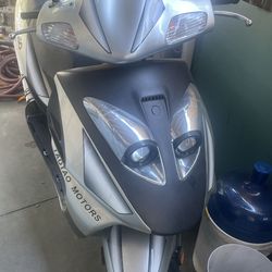 Sports 150 TaoTao Motor Scooter Low Miles 1599mi