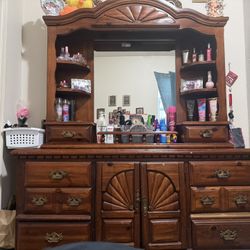 Dresser With Mirror