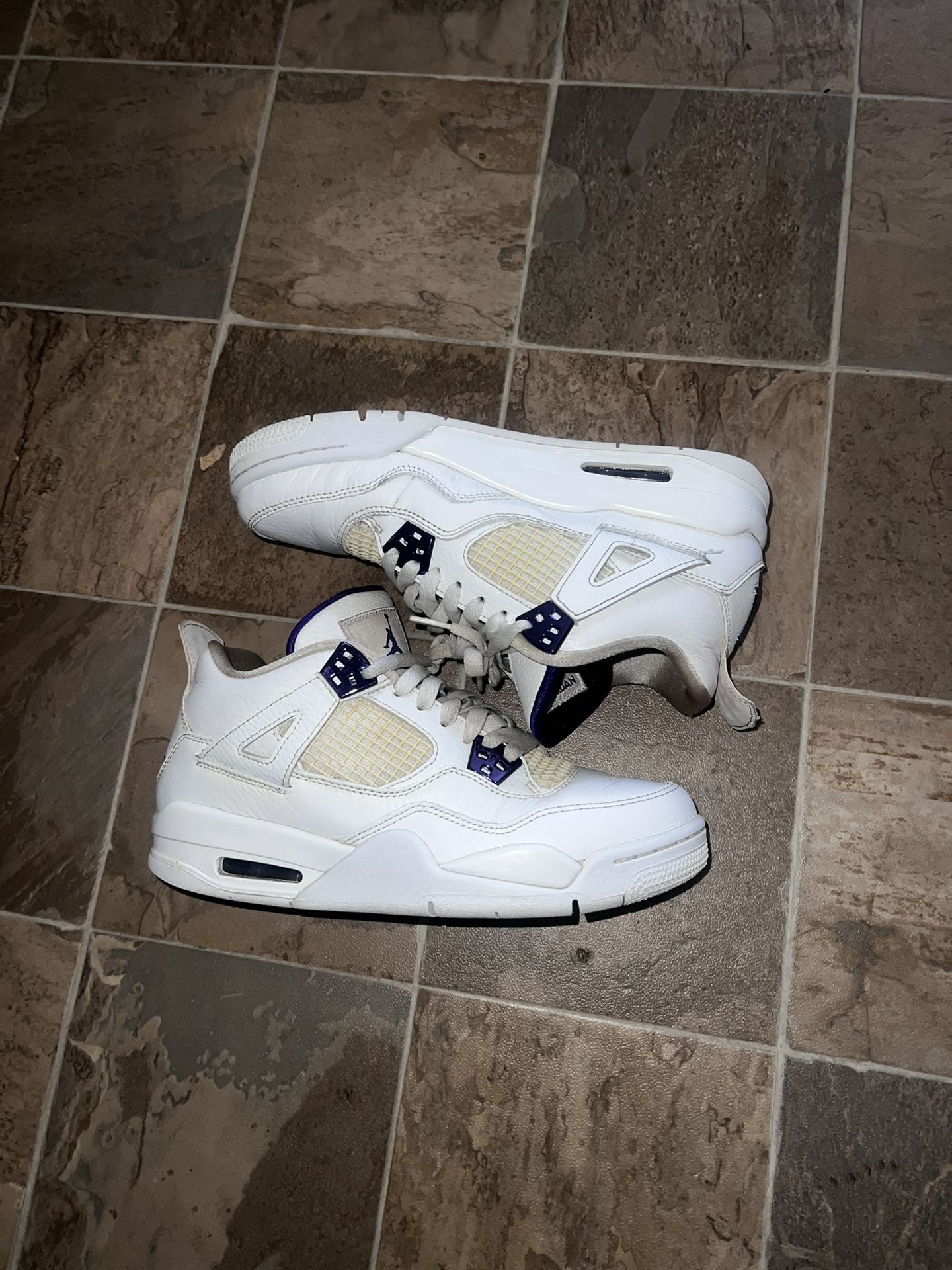 Jordan 4 Metallic Purple