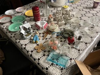 Vintage Collectibles and Home Decor Assortment price $1 to $5