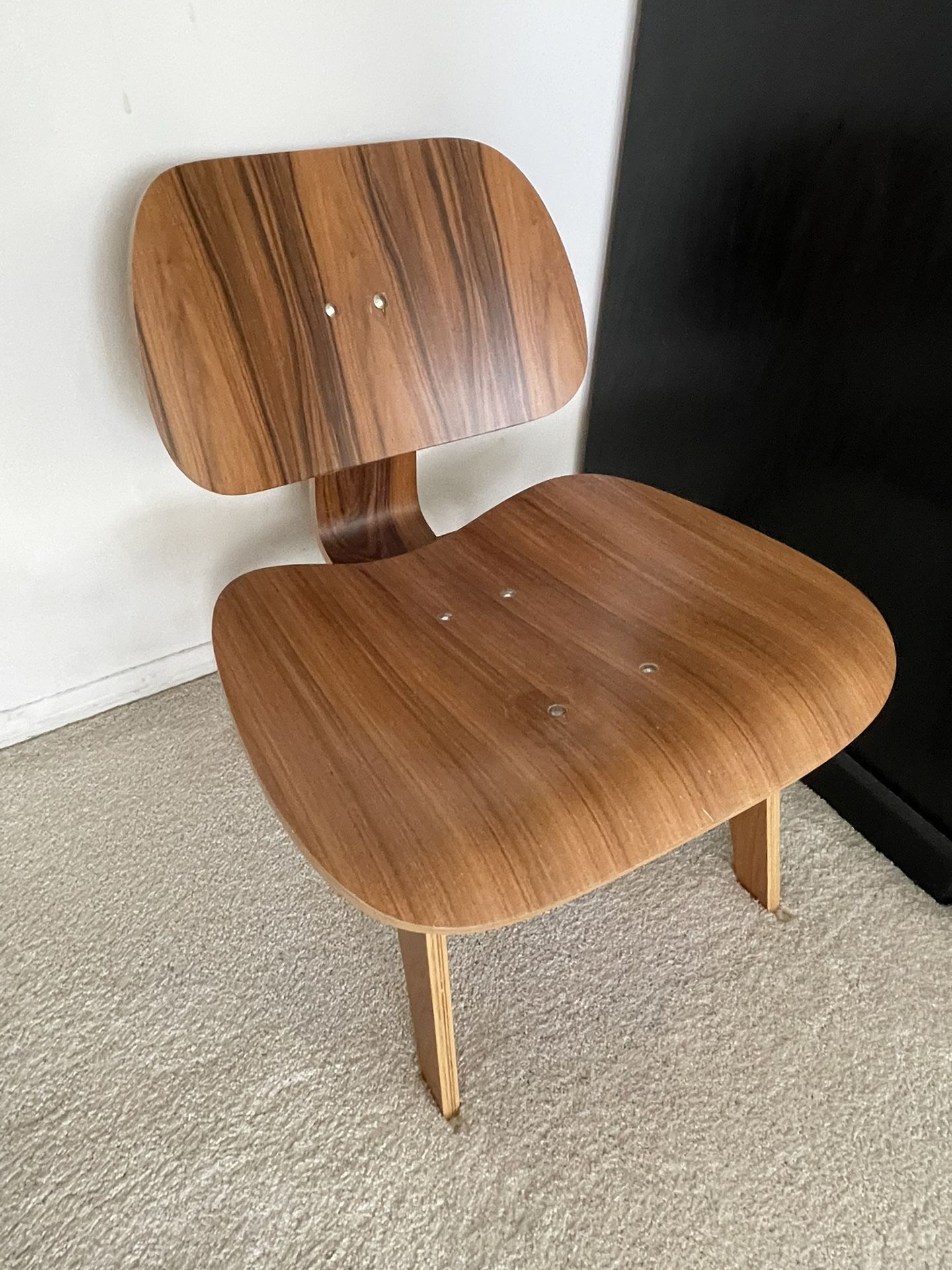 Eames Style Molded Plywood Chair – Mid-Century Modern