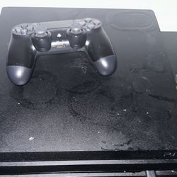 PS4 Pro 1TB With Controller