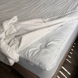 QUEEN mattress , box spring, & frame /  colchón, Caja Y Base 