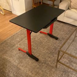 [FREE] Gaming Desk
